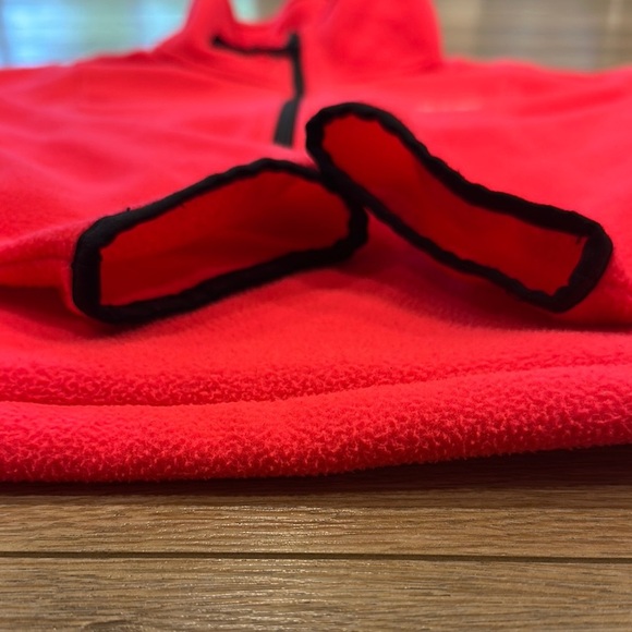The North Face Hot Pink Women’s Fleece Pullover in Excellent Condition - Picture 2 of 5